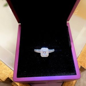 14K white gold diamond ring Made in USA
